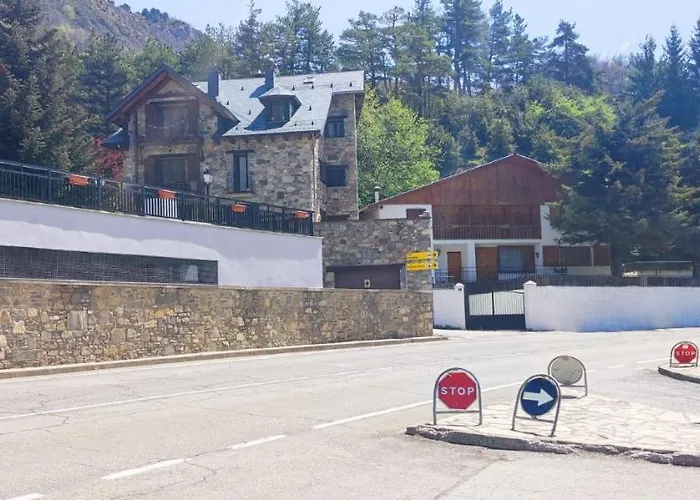 Bamboo 4 - Tucasaenlospirineos Lägenhet Escarrilla